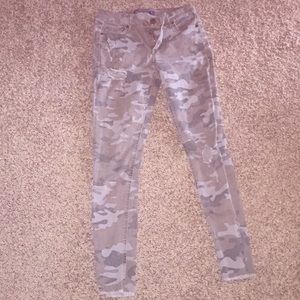Camo skinny jeans